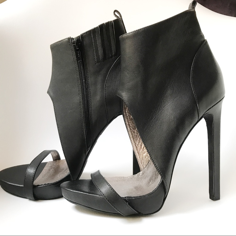 Jeffrey Campbell Sine Leather Bootie